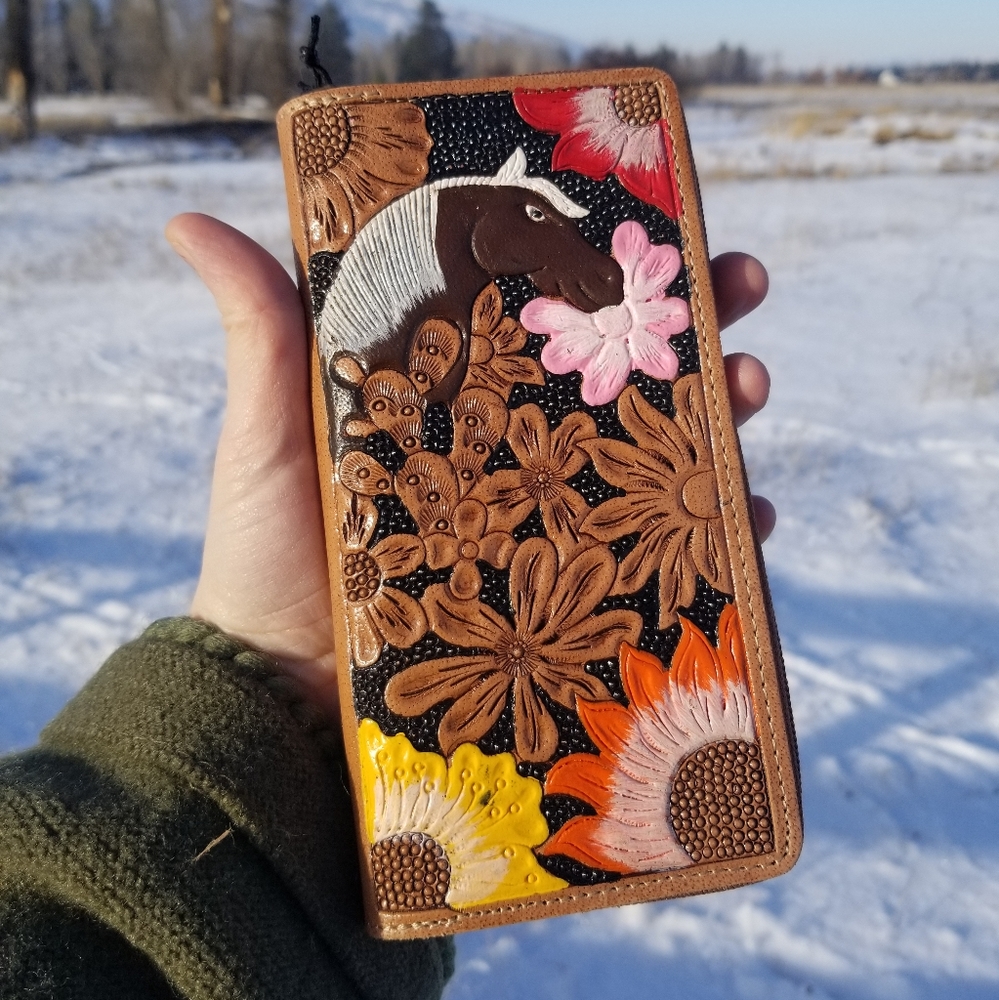 *sold out*Rainbow Horse hand-tooled leather wallet - Picture 3 of 4